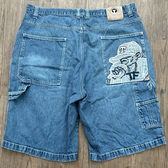 VINTAGE Y2K TUFF EMBROIDERED RAPPER DENIM CARGO SHORTS MENS 38 - Picture 1 of 9